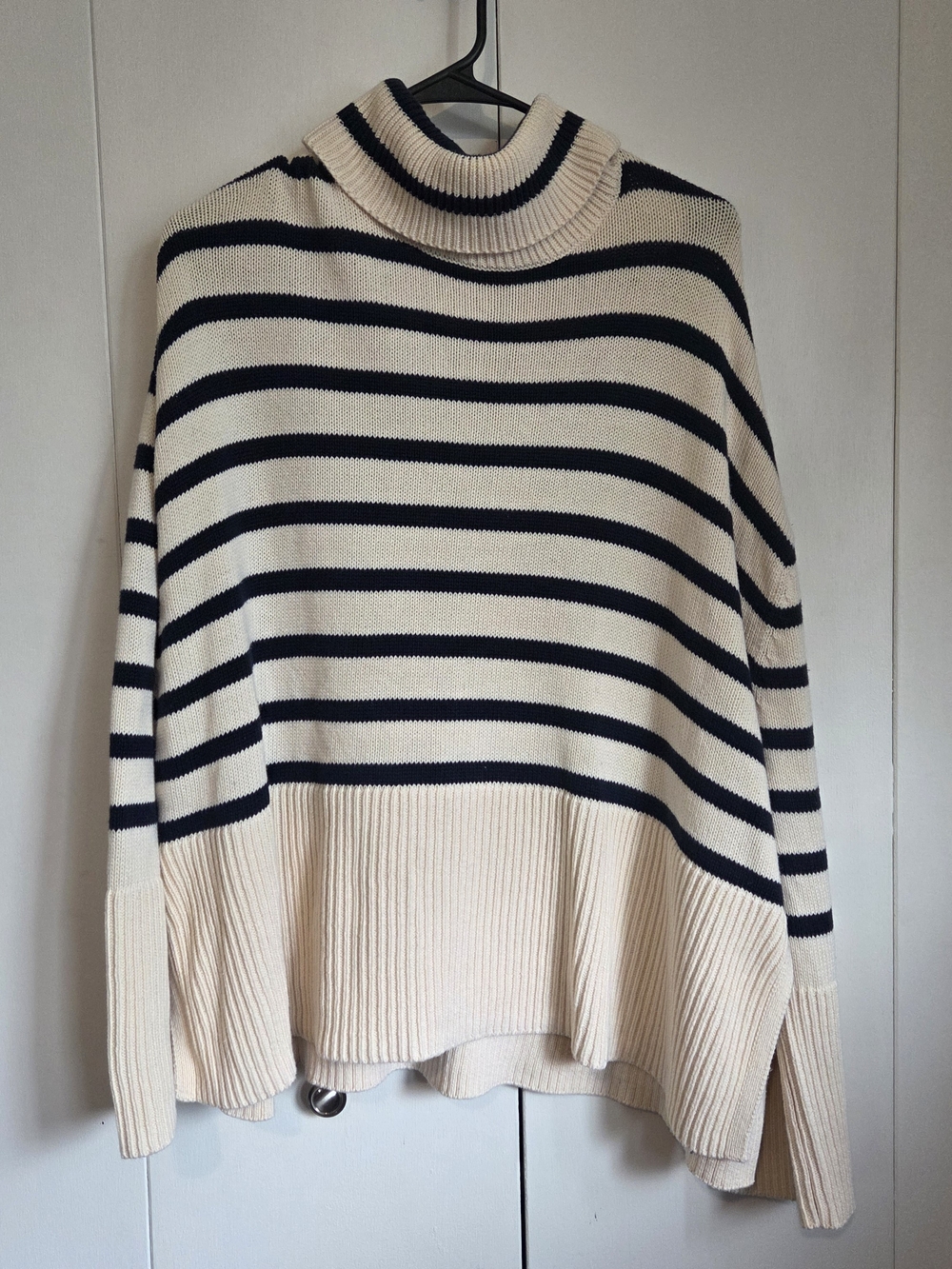 Gap 24/7 Split Hem Turtleneck Sweater L Chunky Cotton Navy Cream Stripe Coastal